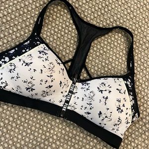 PINK Victoria’s Secret Ultimate Sports Bra